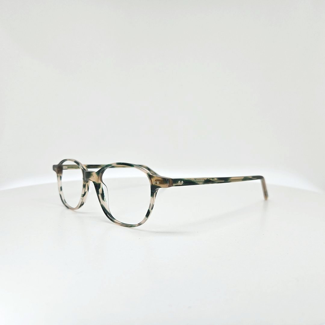 Brillestel fra Lafont, Model Villon, Farve C4042. 360 grader produktfoto 04 af 24