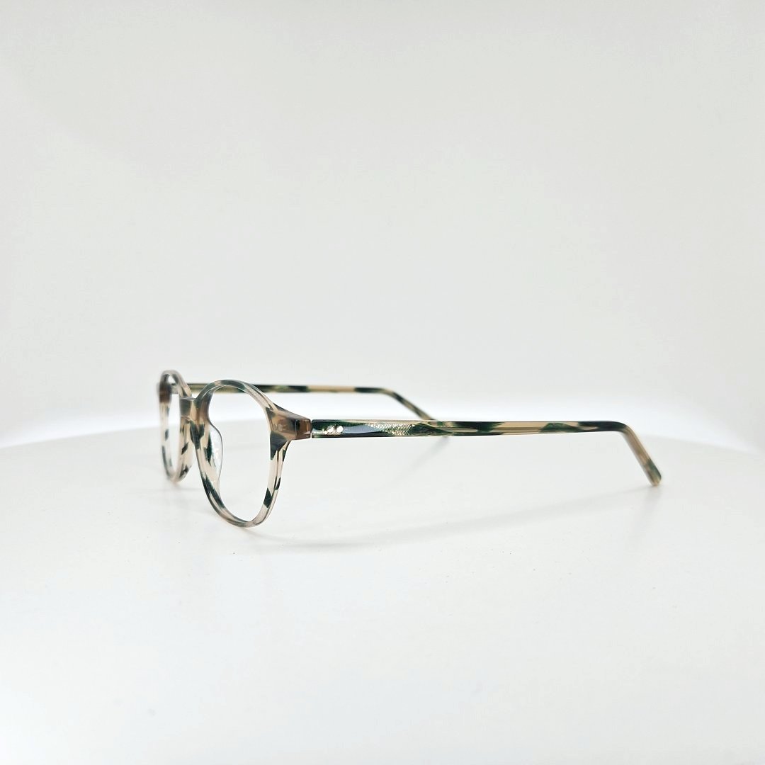 Brillestel fra Lafont, Model Villon, Farve C4042. 360 grader produktfoto 05 af 24